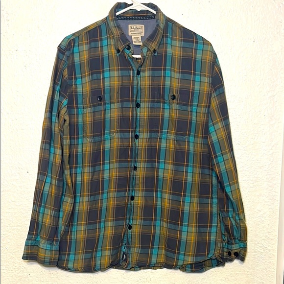 L.L. Bean Casual Button Down Shirt green and Yellow size medium - Picture 1 of 8